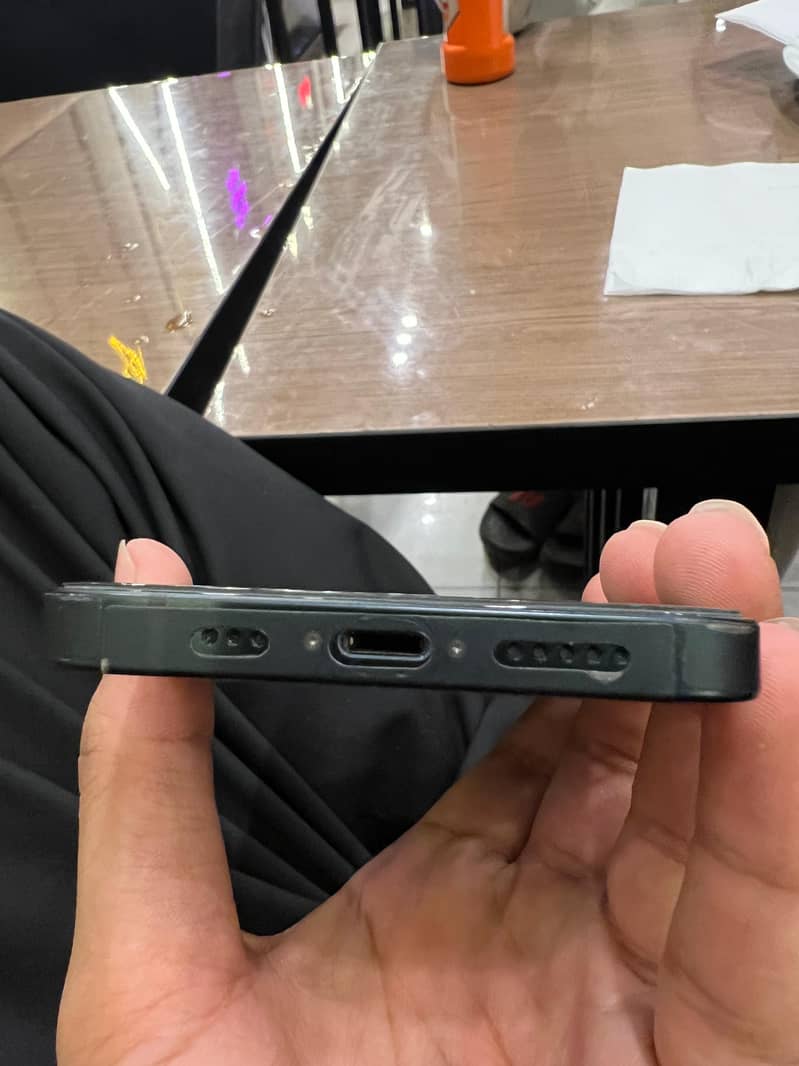 Apple iPhone 13 1