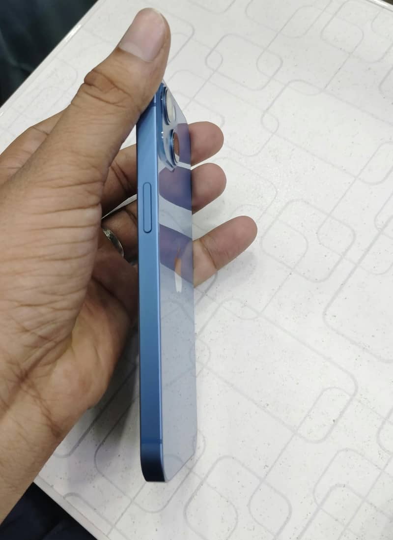 Apple iPhone 13 3