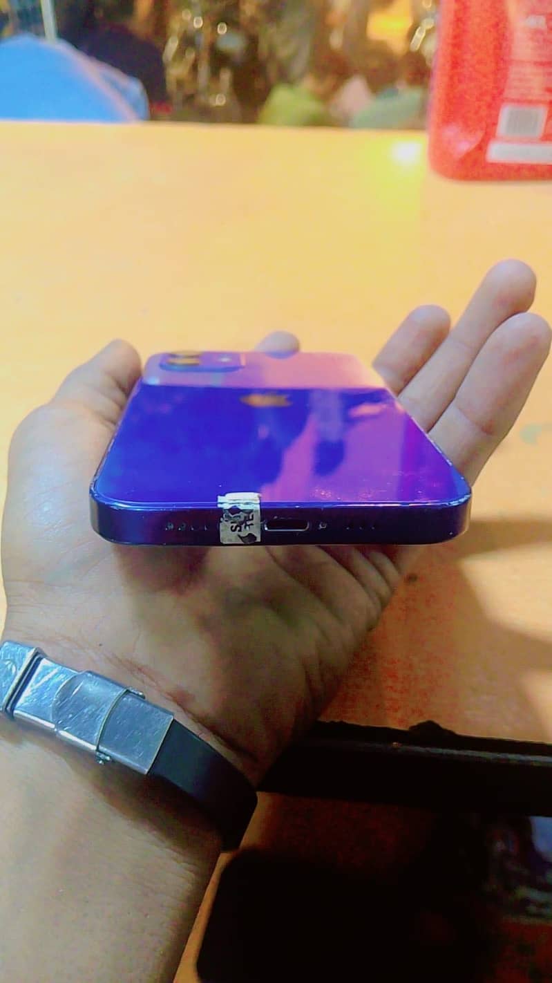 Apple iPhone 12 2