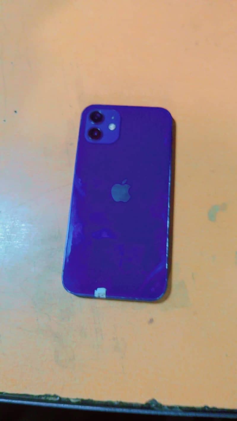 Apple iPhone 12 4