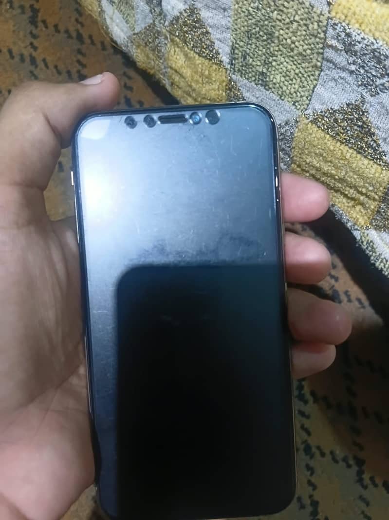 Apple iPhone XS 3