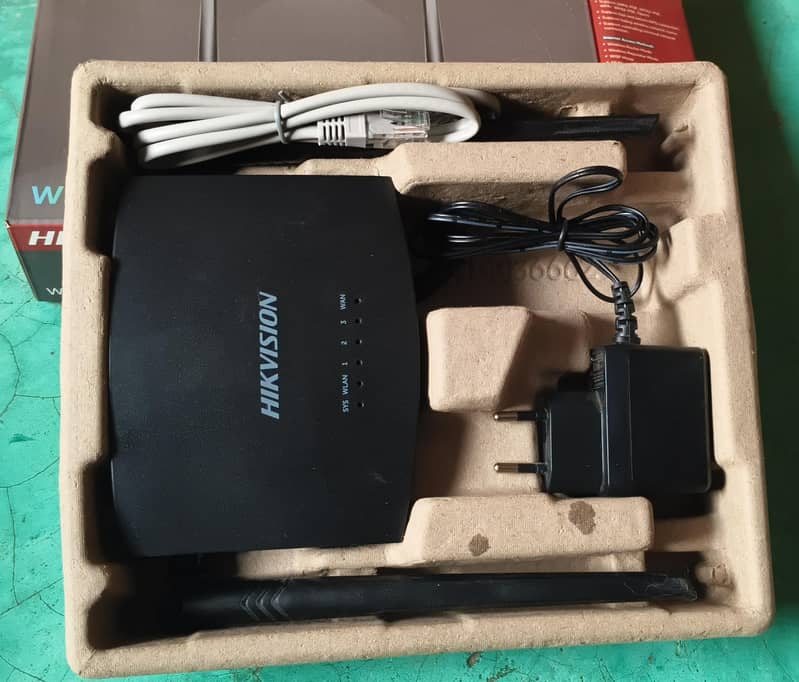 HIKVISION WIRELESS ROUTER 1