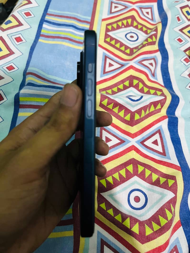 Apple iPhone 15 Pro 2
