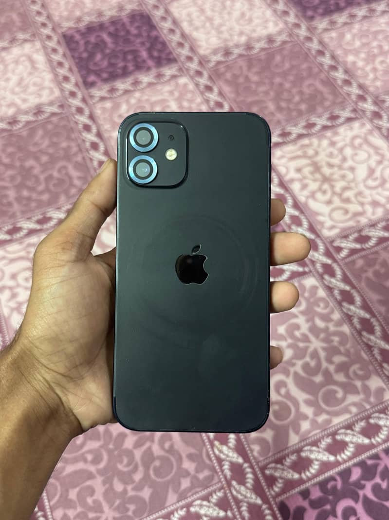 Apple iPhone 12 4