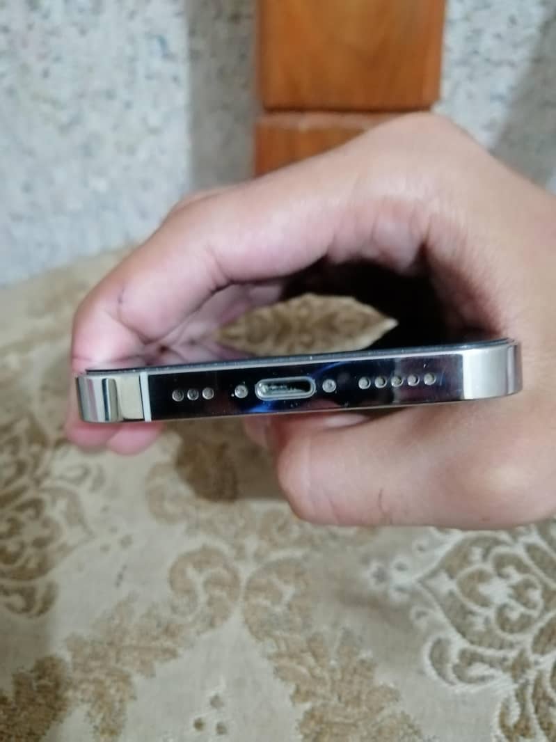 Apple iPhone 13 Pro 2