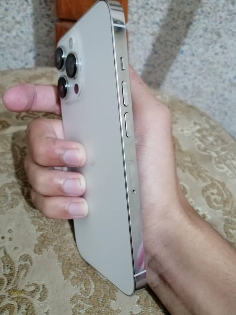 Apple iPhone 13 Pro 3