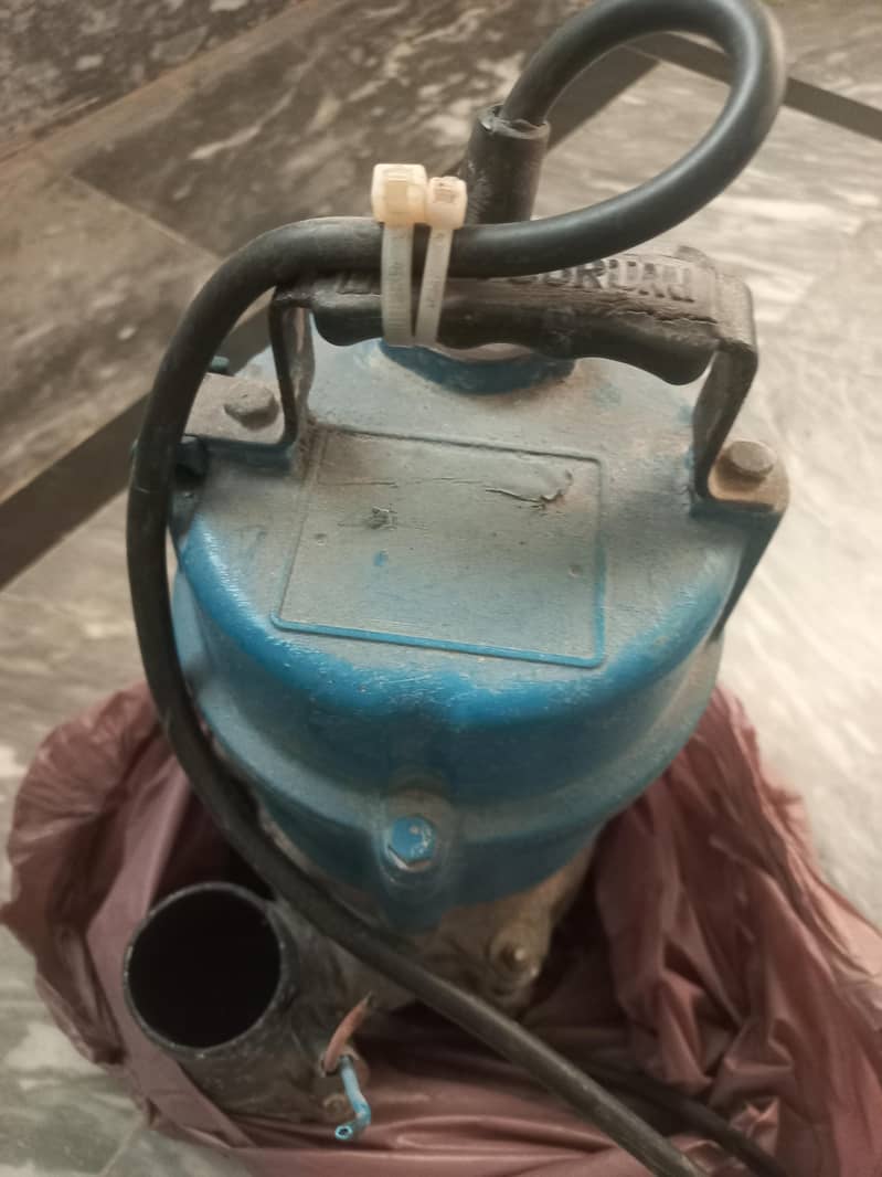 submersible pump 0