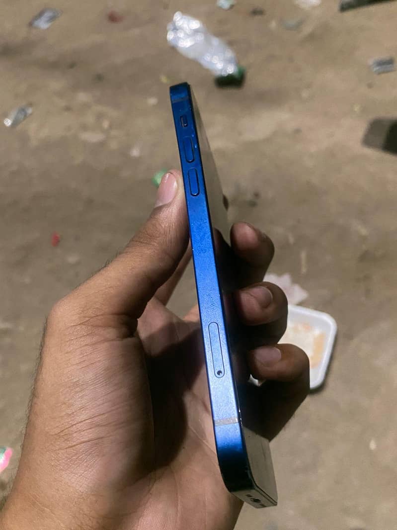 Apple iPhone 12 2