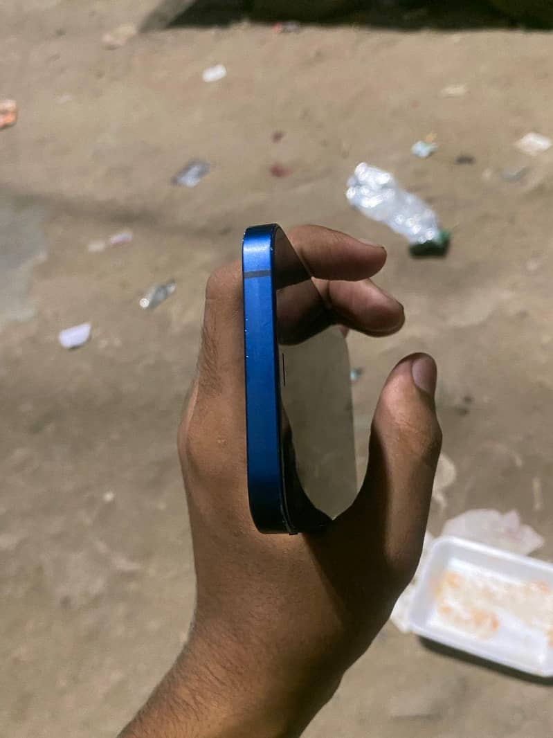 Apple iPhone 12 5
