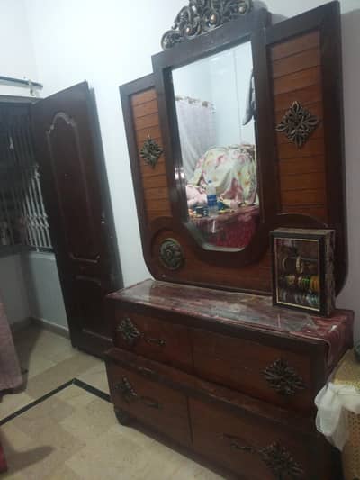 dressing table