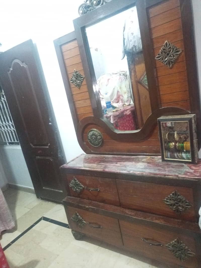 dressing table 1