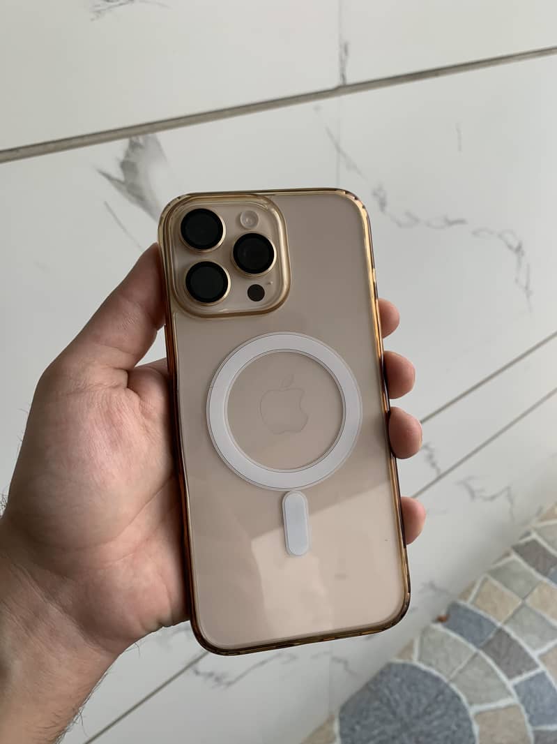 Apple iPhone 16 Pro Max 0