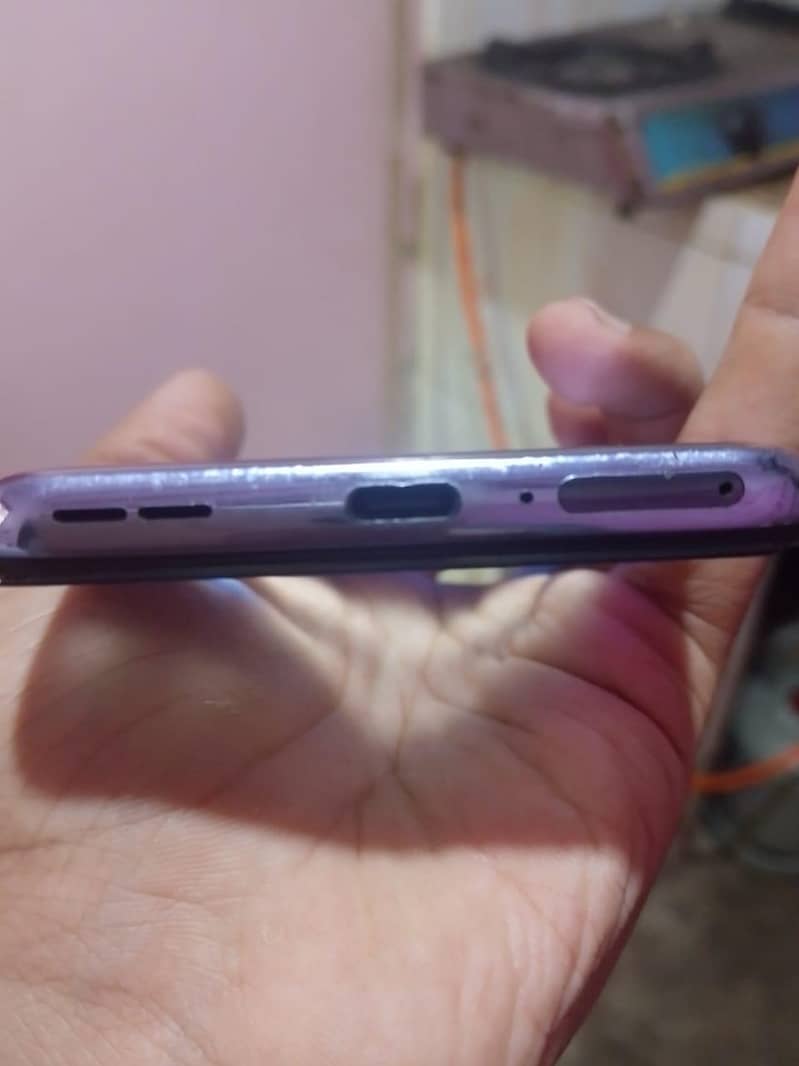 One Plus 9 5G 4