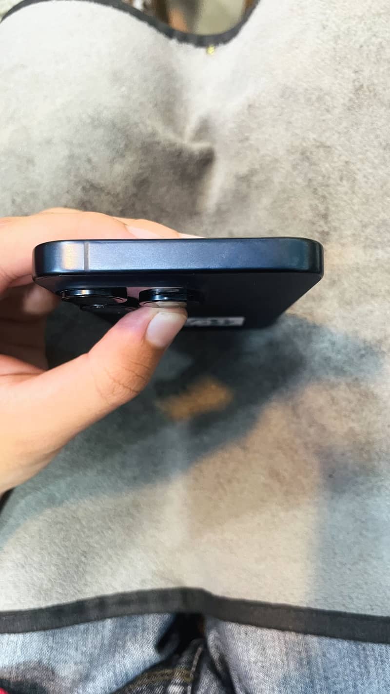 Apple iPhone 15 Pro 0