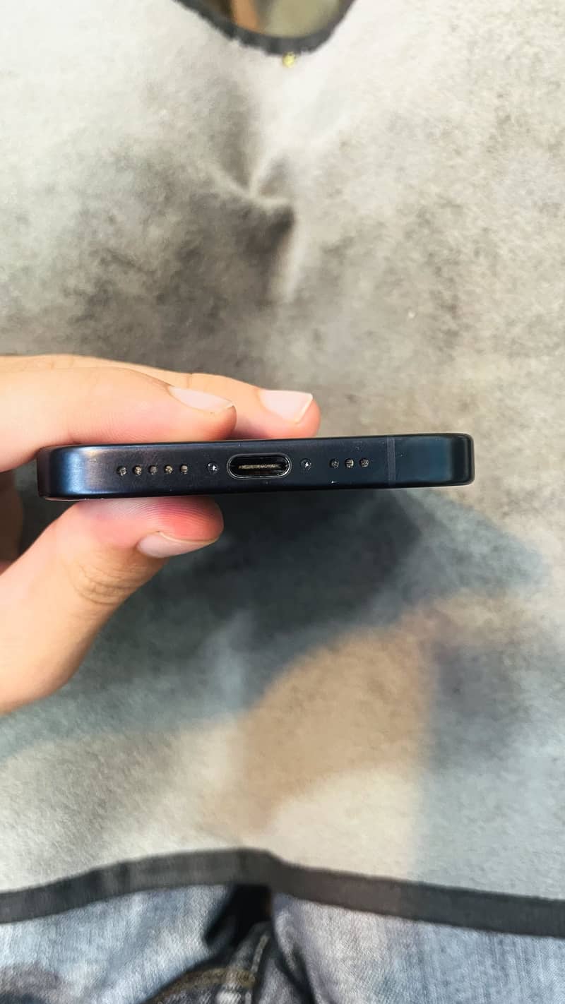 Apple iPhone 15 Pro 2