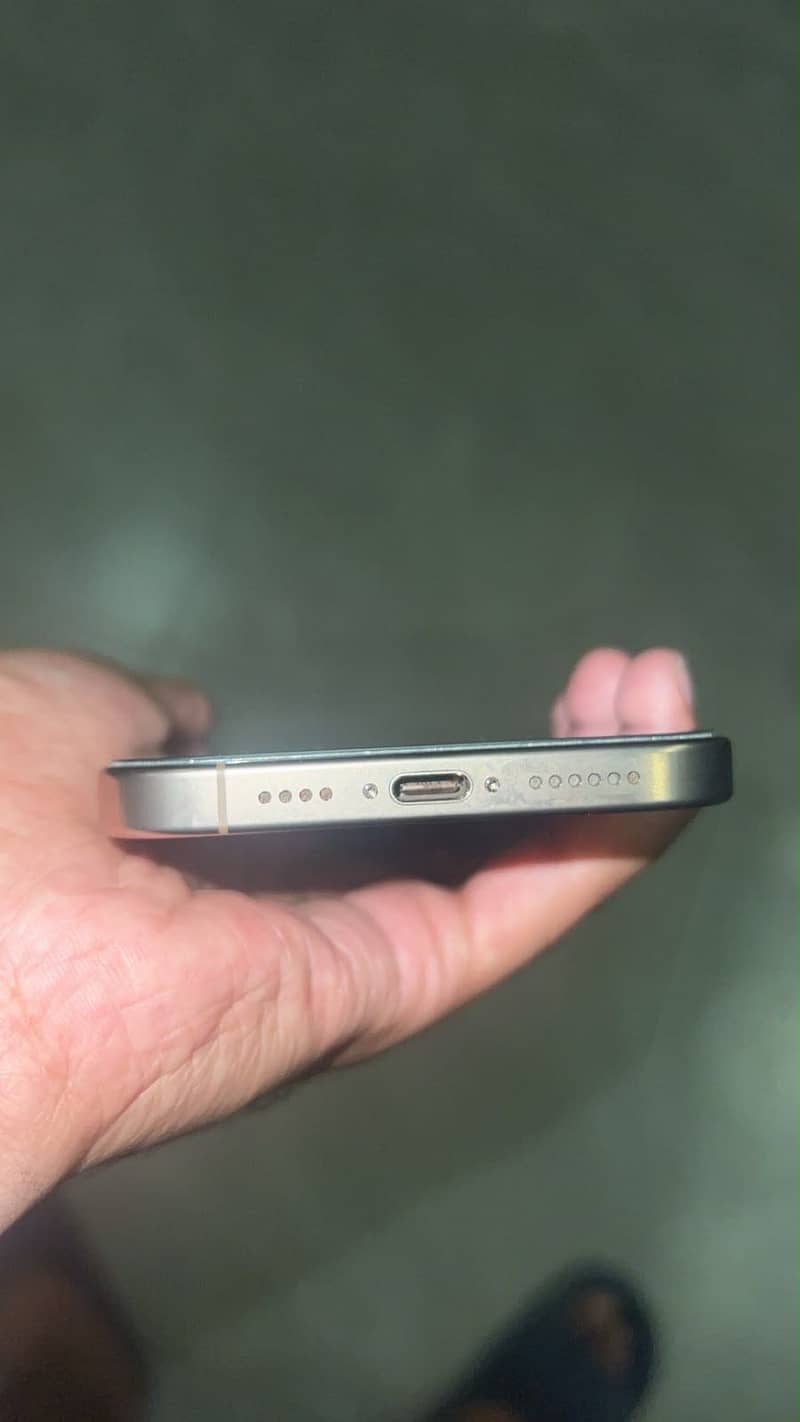 Apple iPhone 16 Pro Max 5