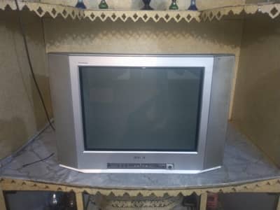 is ki screen pa  ak line ha iska remote Sath hai 10/8 condition