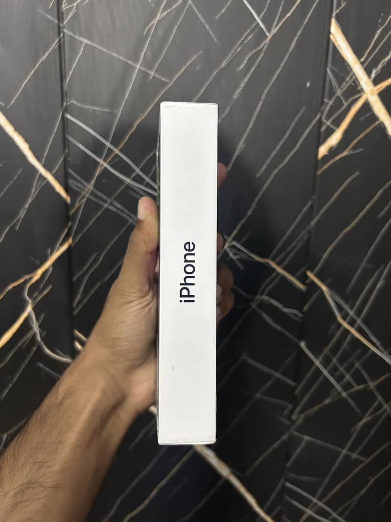 Apple iPhone 14 4