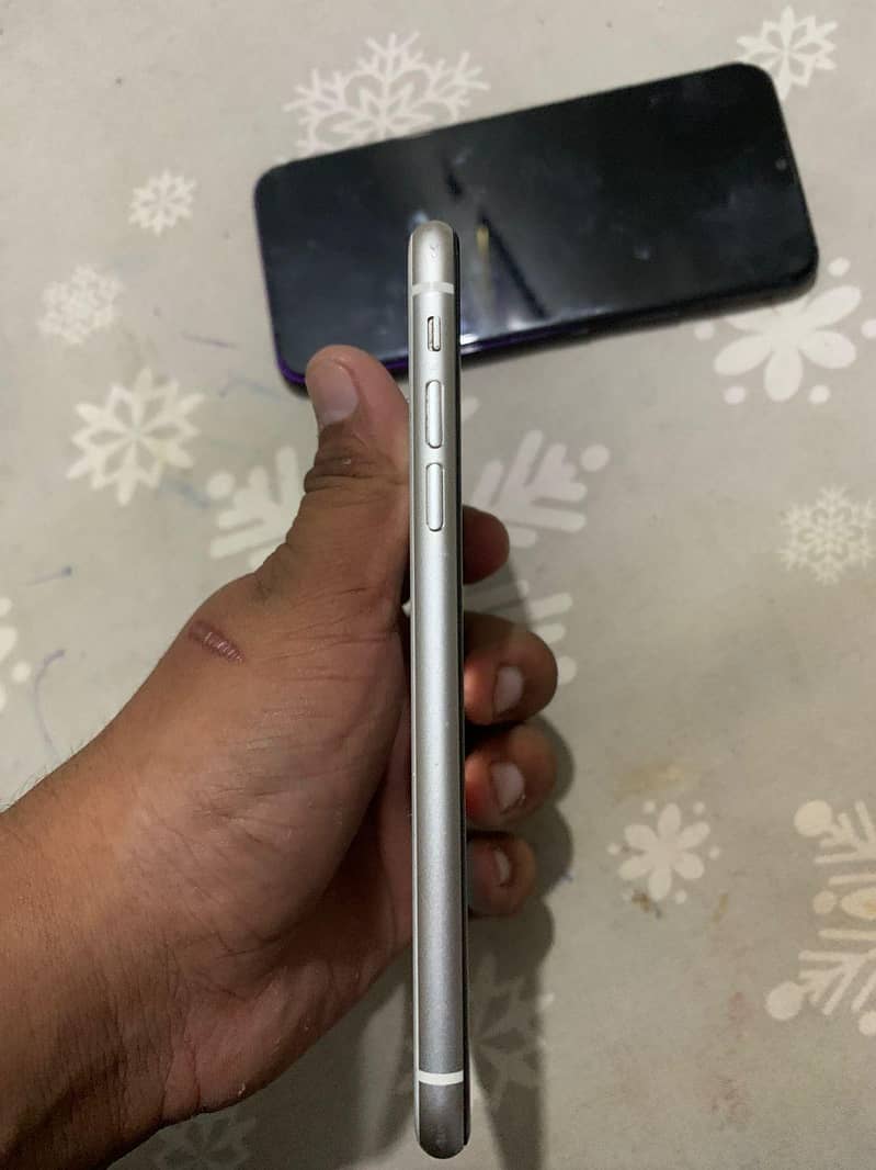 Apple iPhone 11 1