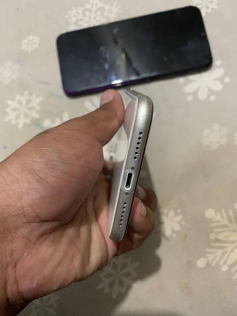 Apple iPhone 11 5
