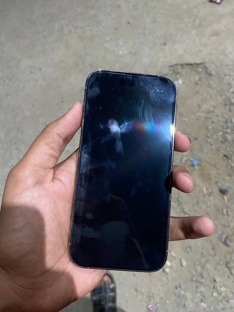 Apple iPhone 14 Pro 1
