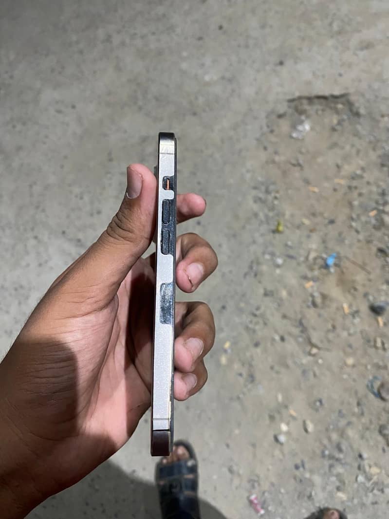 Apple iPhone 14 Pro 3