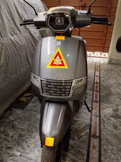 Etorqx sprint 2026 180 Km range 80 km\h Top speed Charging 3 Hours