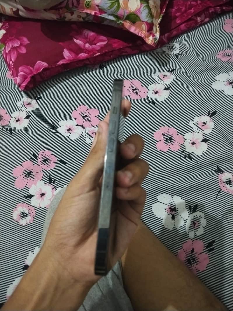 Apple iPhone 13 Pro 3