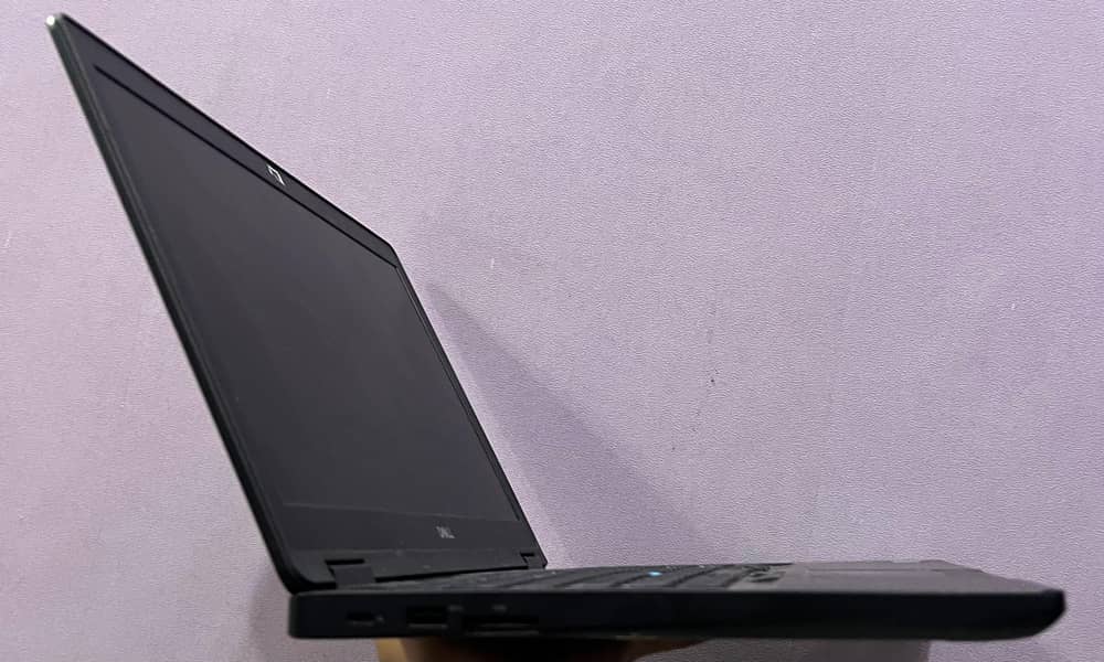 LAPTOP 4