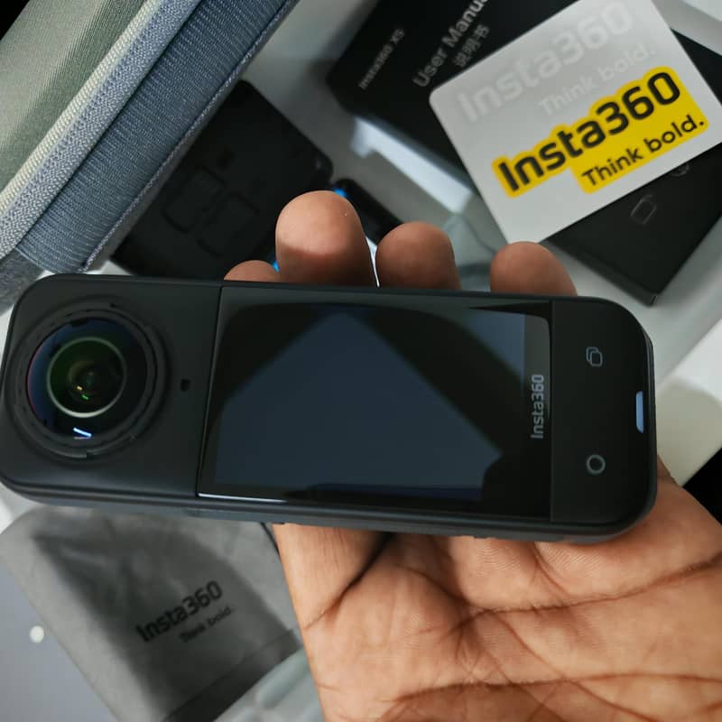 Insta360 x5 Essential box 6