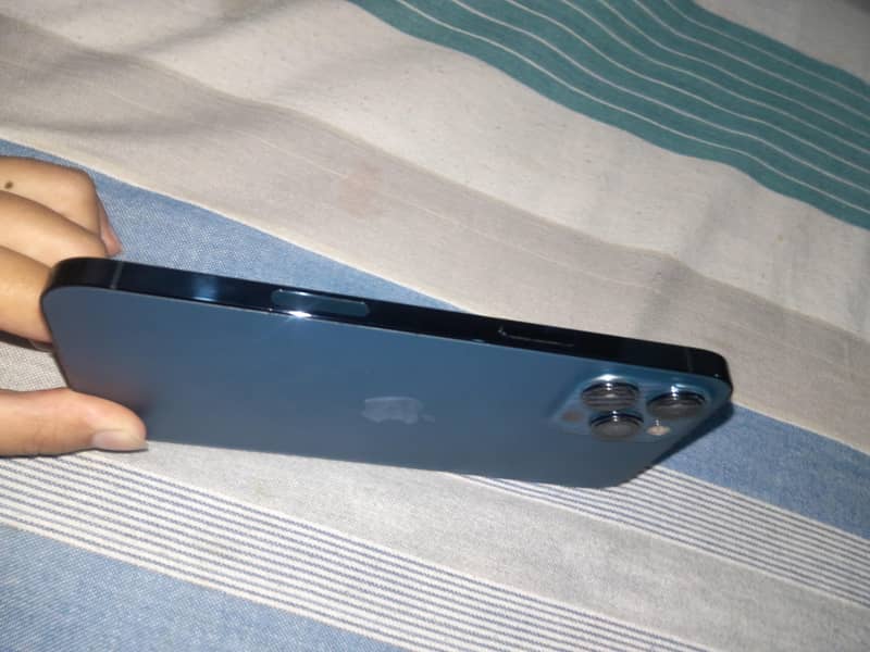 Apple iPhone 12 Pro Max 3
