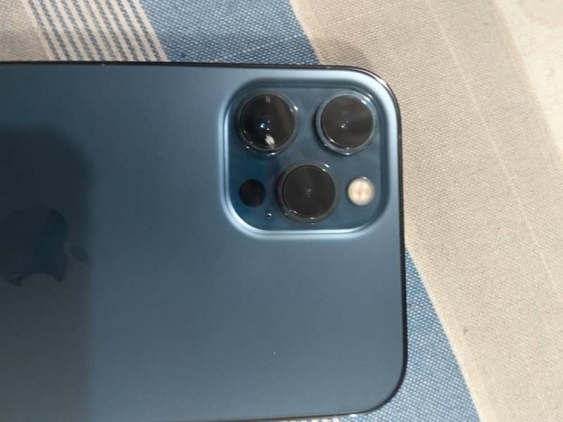 Apple iPhone 12 Pro Max 4