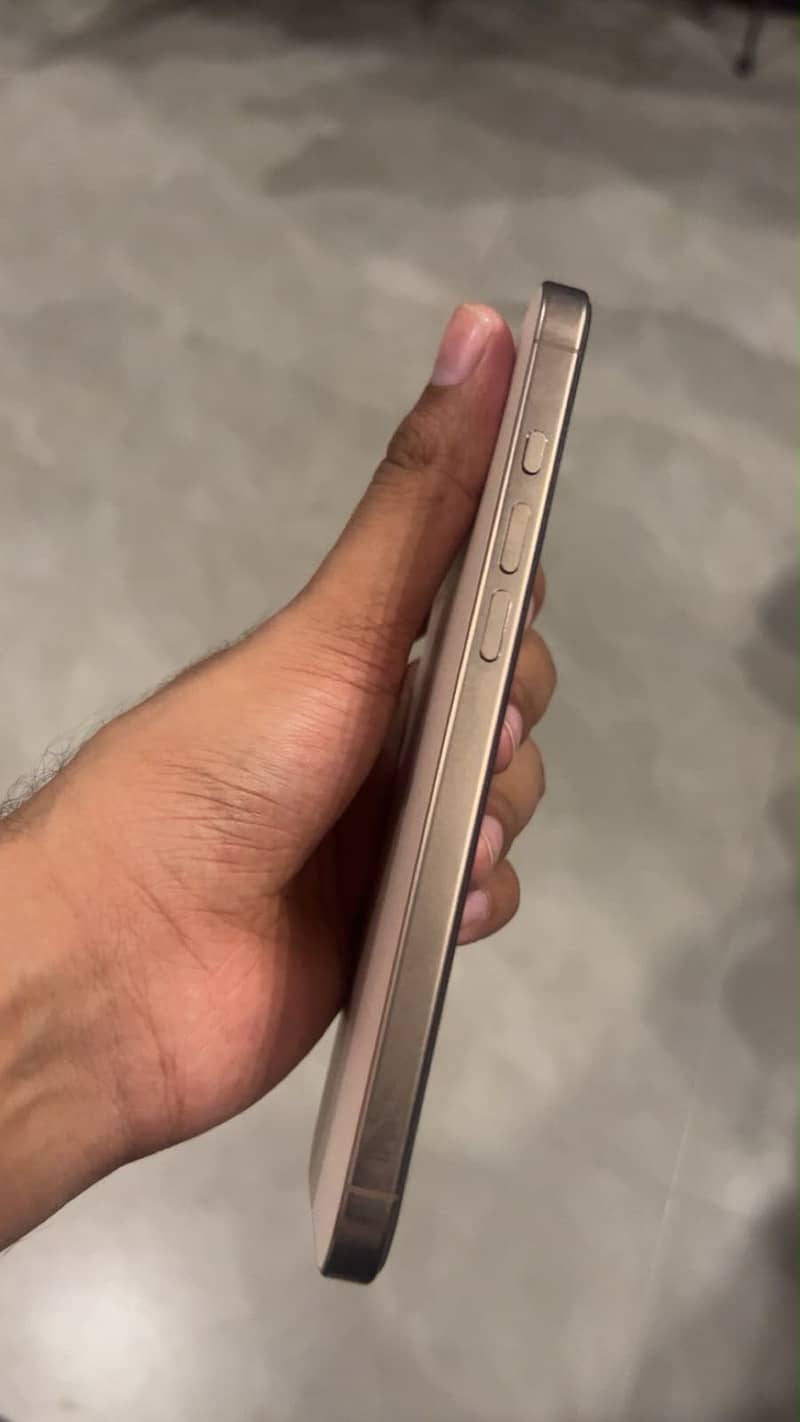Apple iPhone 16 Pro Max 5