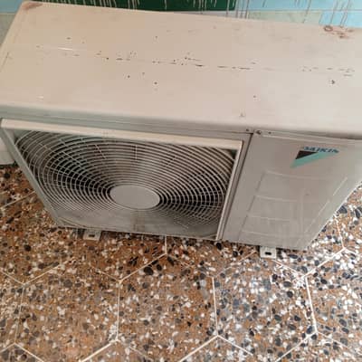 Daikin AC for sale Non Inverter