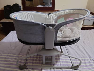 Mastela 4 in 1 Multifunctional Bassinet - Electric Baby Coat / Swing