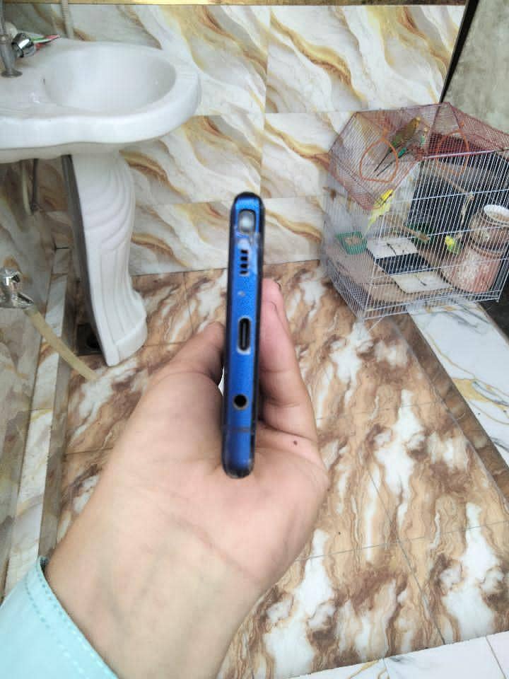 Samsung Mobile Note 9 4
