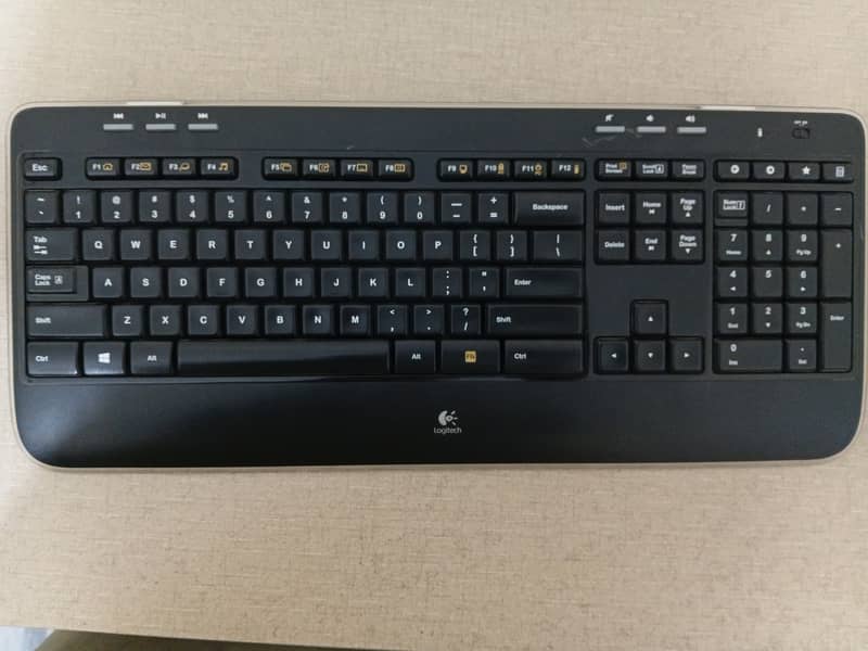 Logitech wireless Mouse Keyboard 3