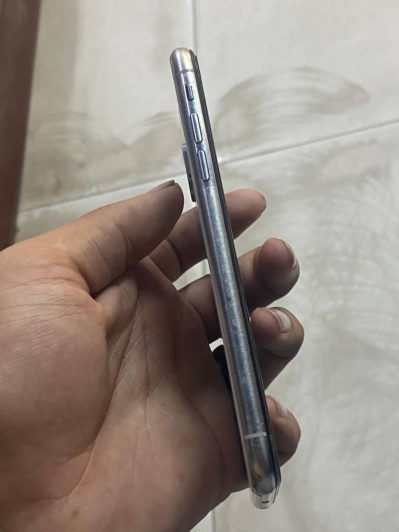 Apple iPhone X 3