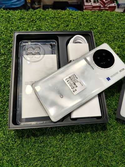 Vivo X90s