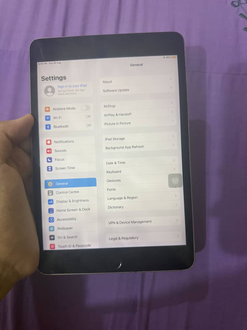 Apple iPad mini 4th generation 7