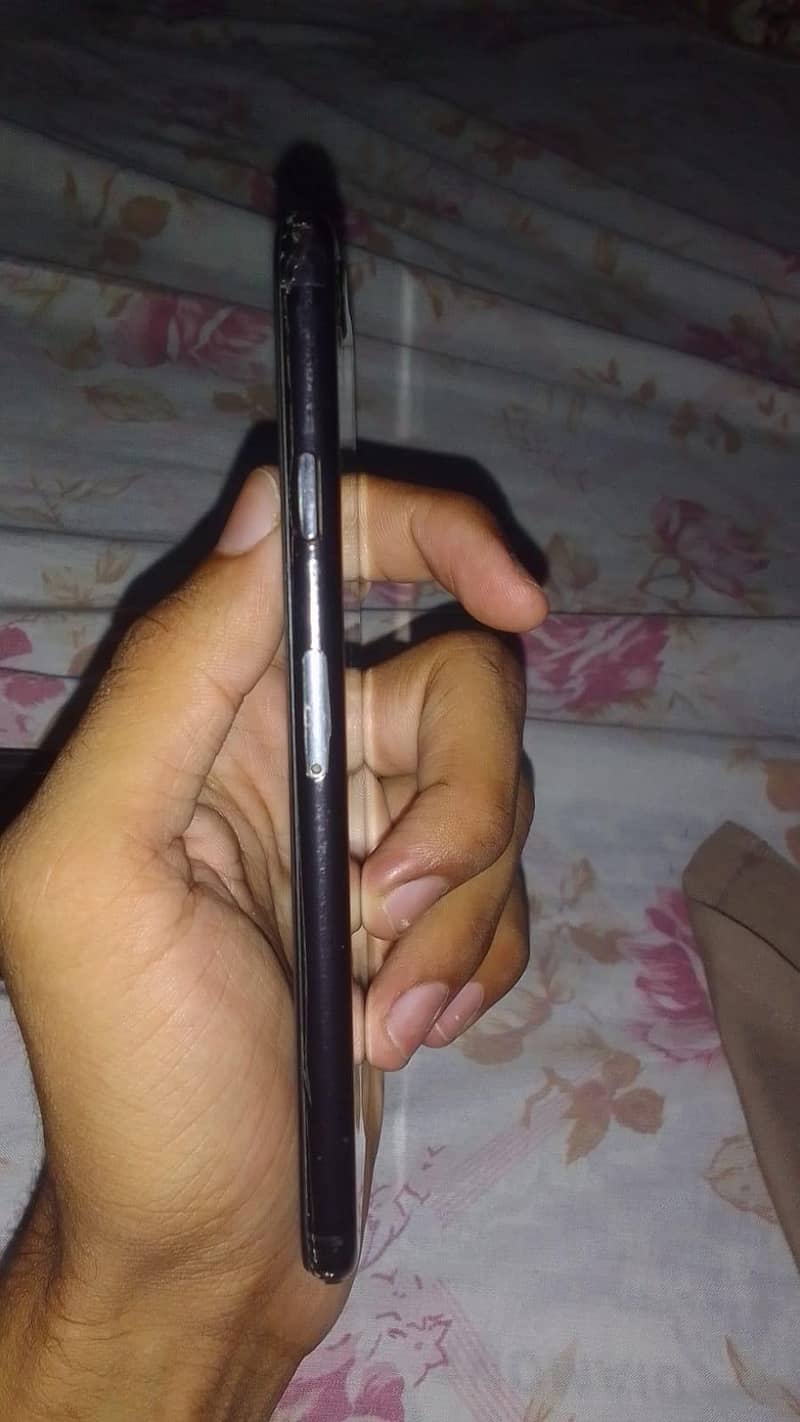 Apple iPhone 7 2