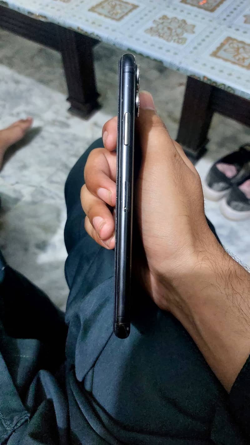 Apple iPhone 11 Pro Max 0