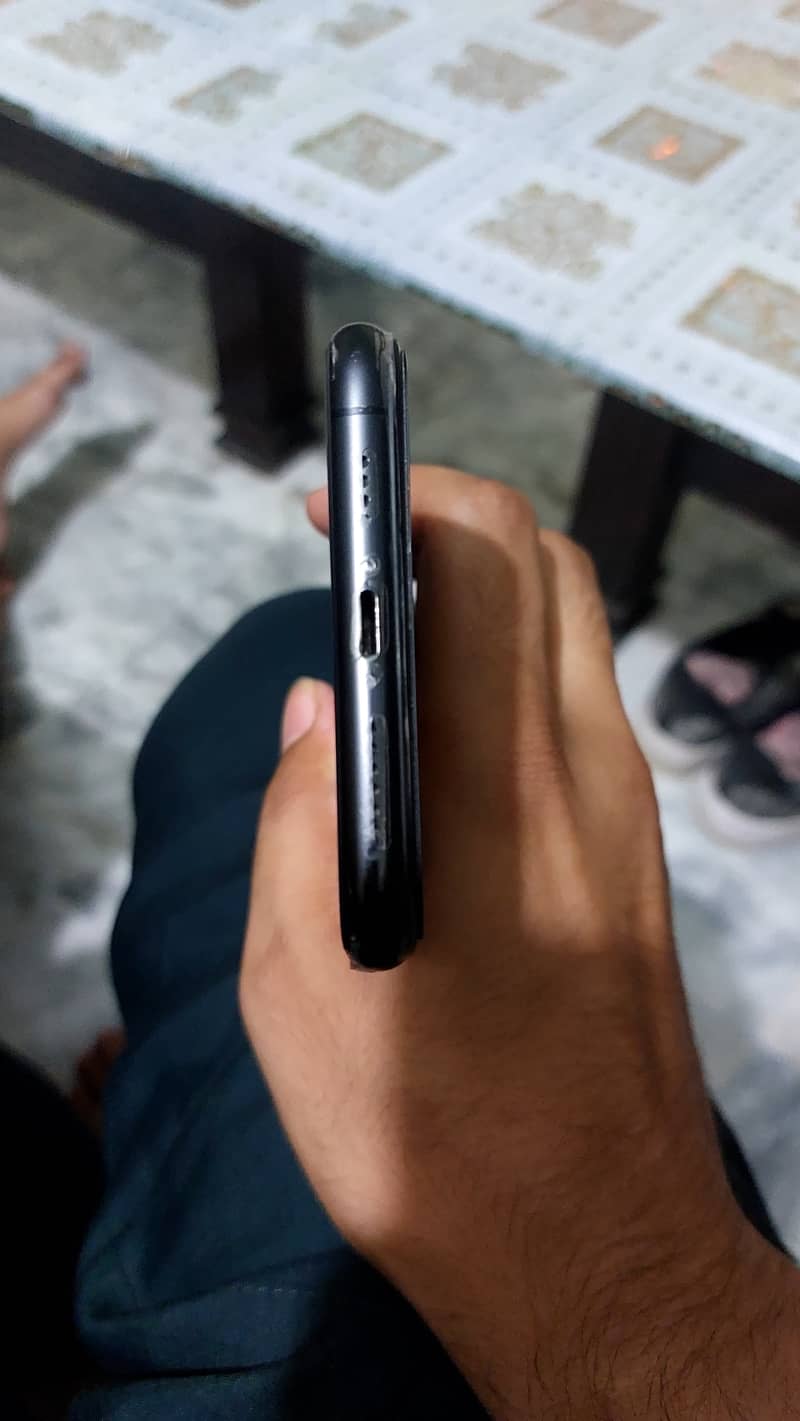 Apple iPhone 11 Pro Max 3