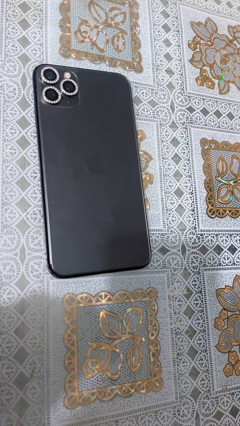 Apple iPhone 11 Pro Max 4