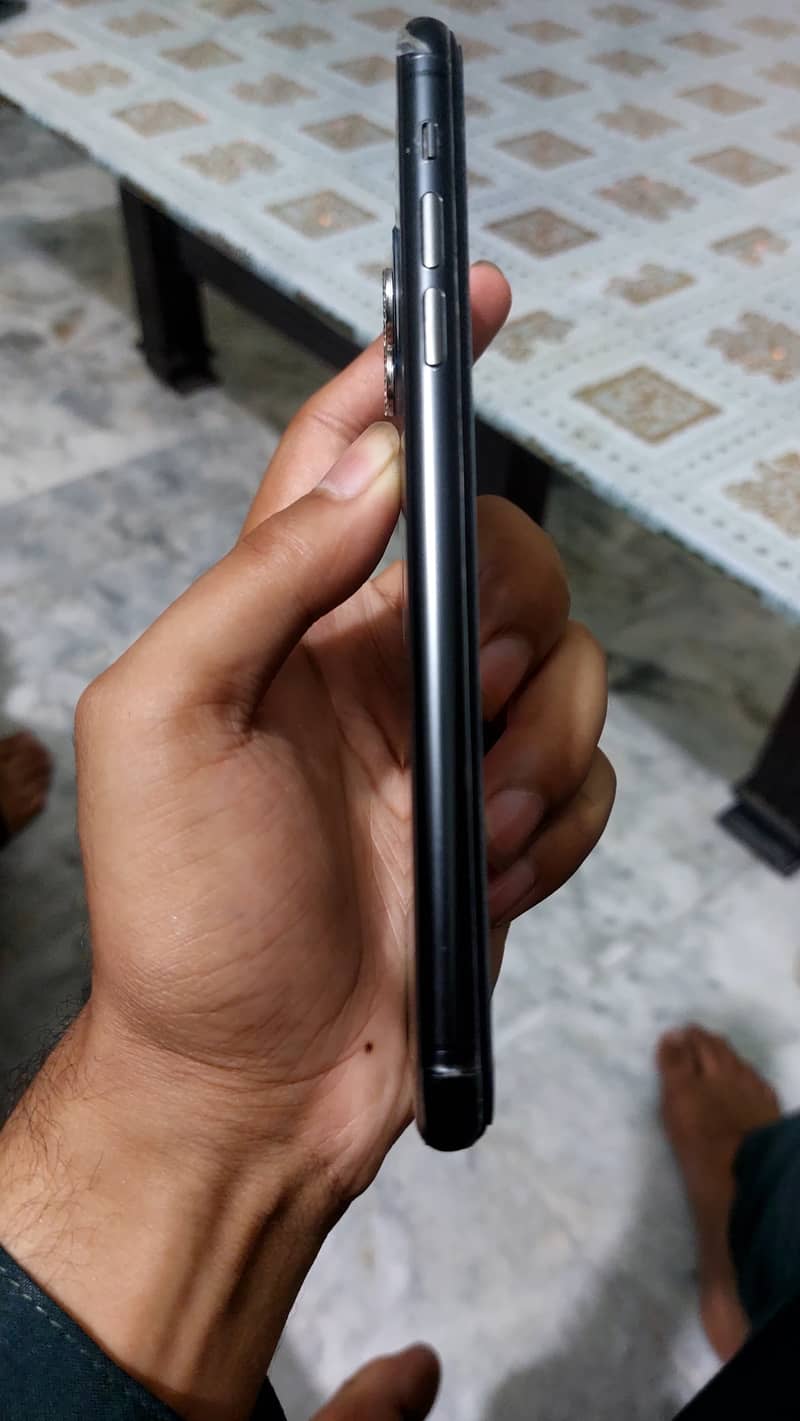 Apple iPhone 11 Pro Max 5