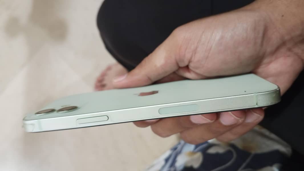Apple iPhone 12 3