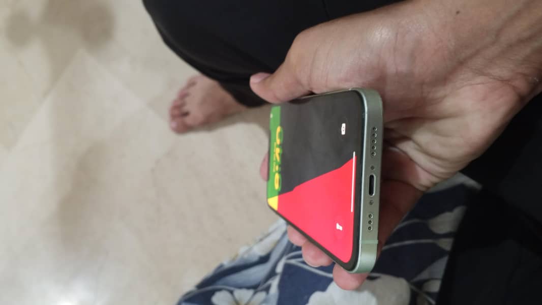 Apple iPhone 12 4