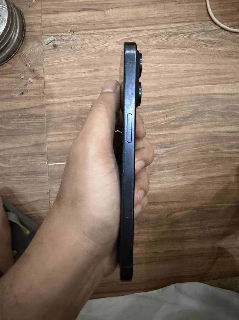 Apple iPhone 15 Pro Max 1