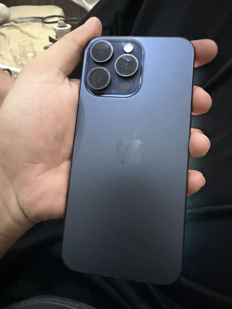 Apple iPhone 15 Pro Max 2