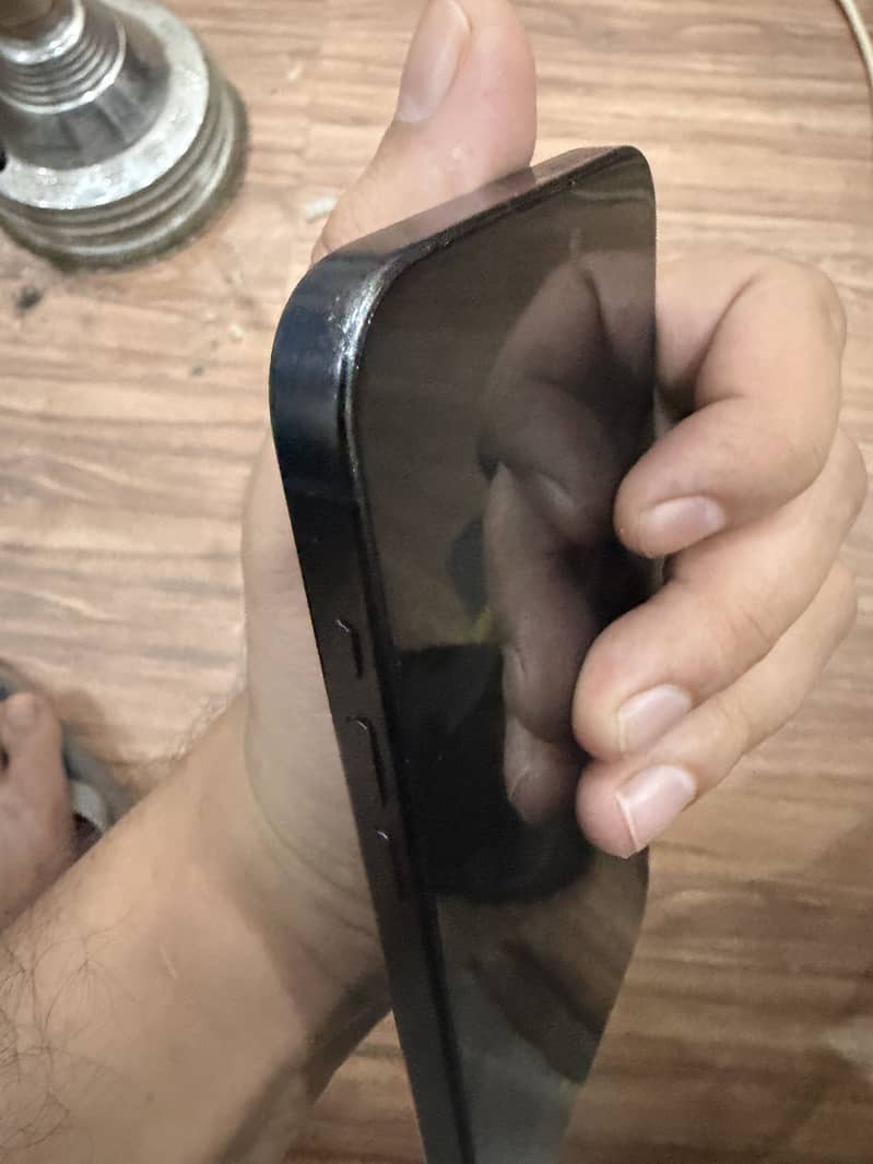 Apple iPhone 15 Pro Max 6